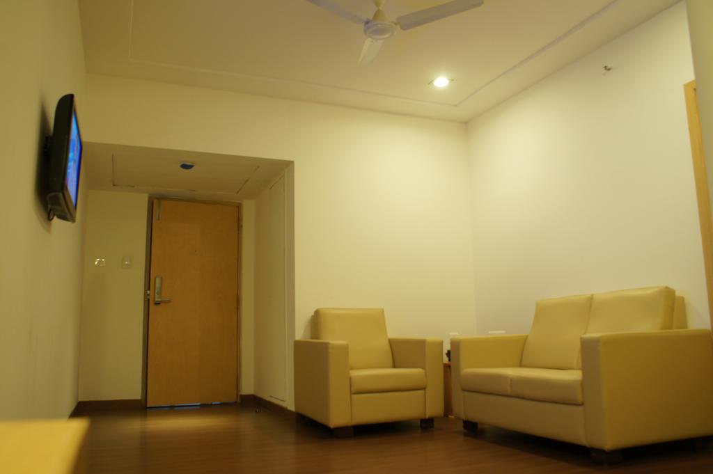 Hotel Midcity Vijayawāda Exterior photo