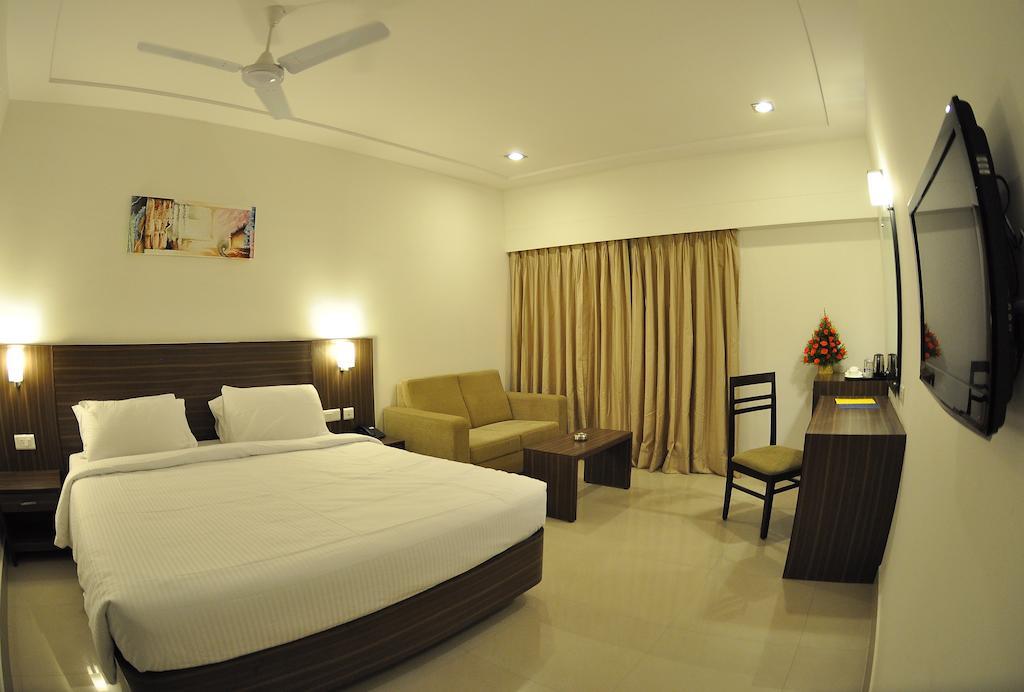 Hotel Midcity Vijayawāda Exterior photo